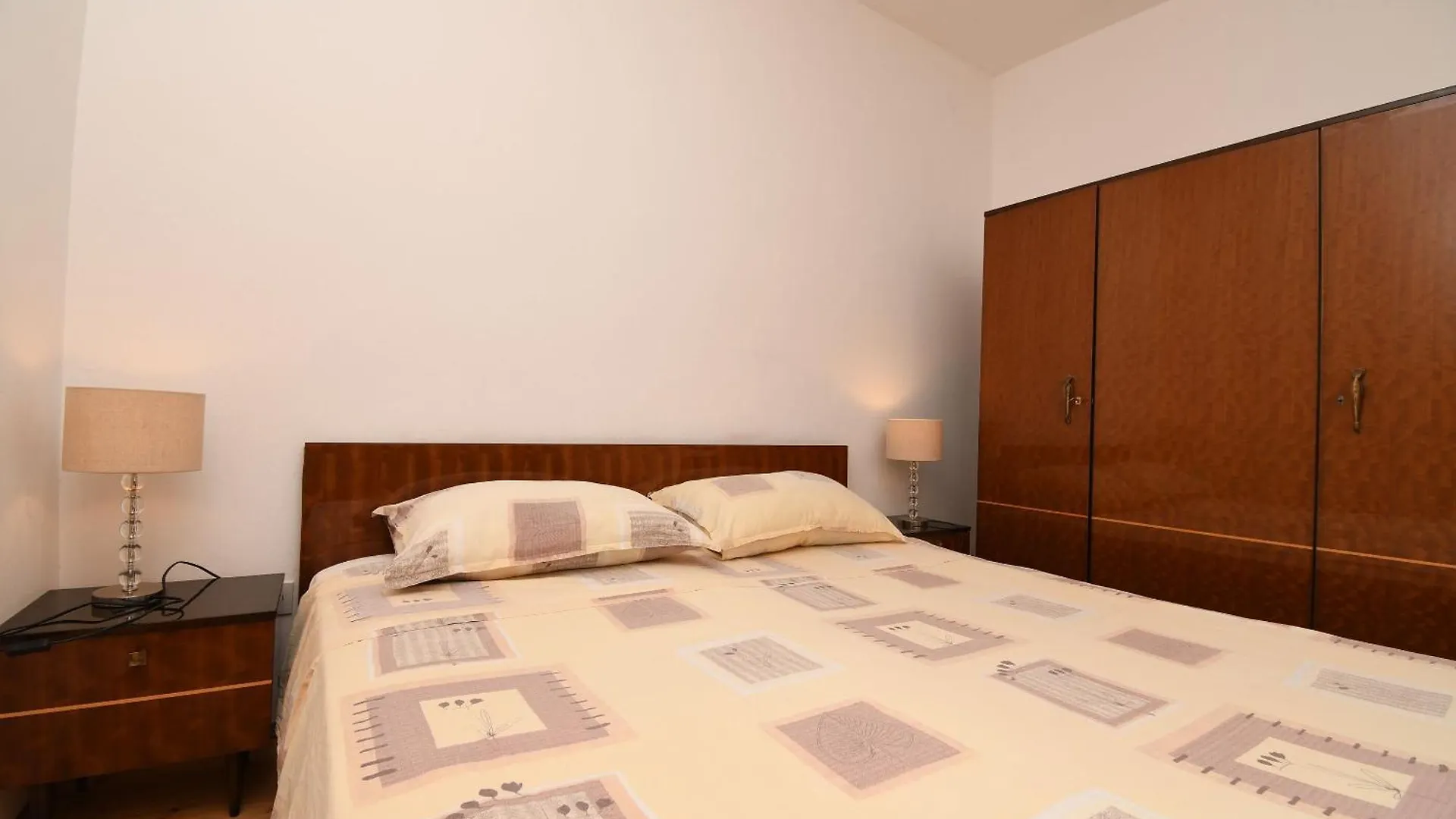 Apartment Dory Trogir 0*,  Kroatien