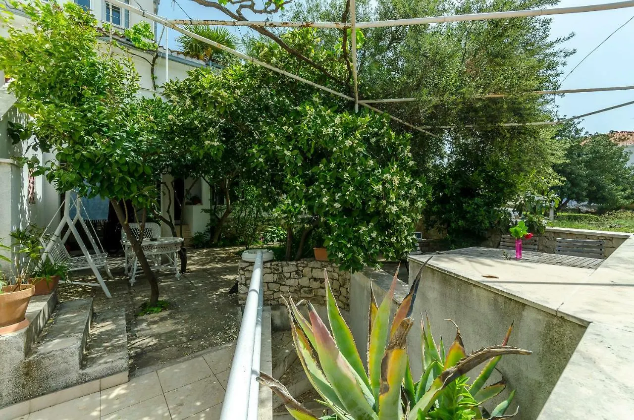 Apartment Dory Trogir